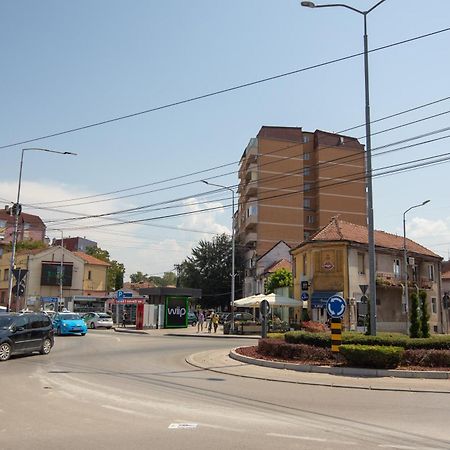 4 Rooms Apartments Nis Luaran gambar