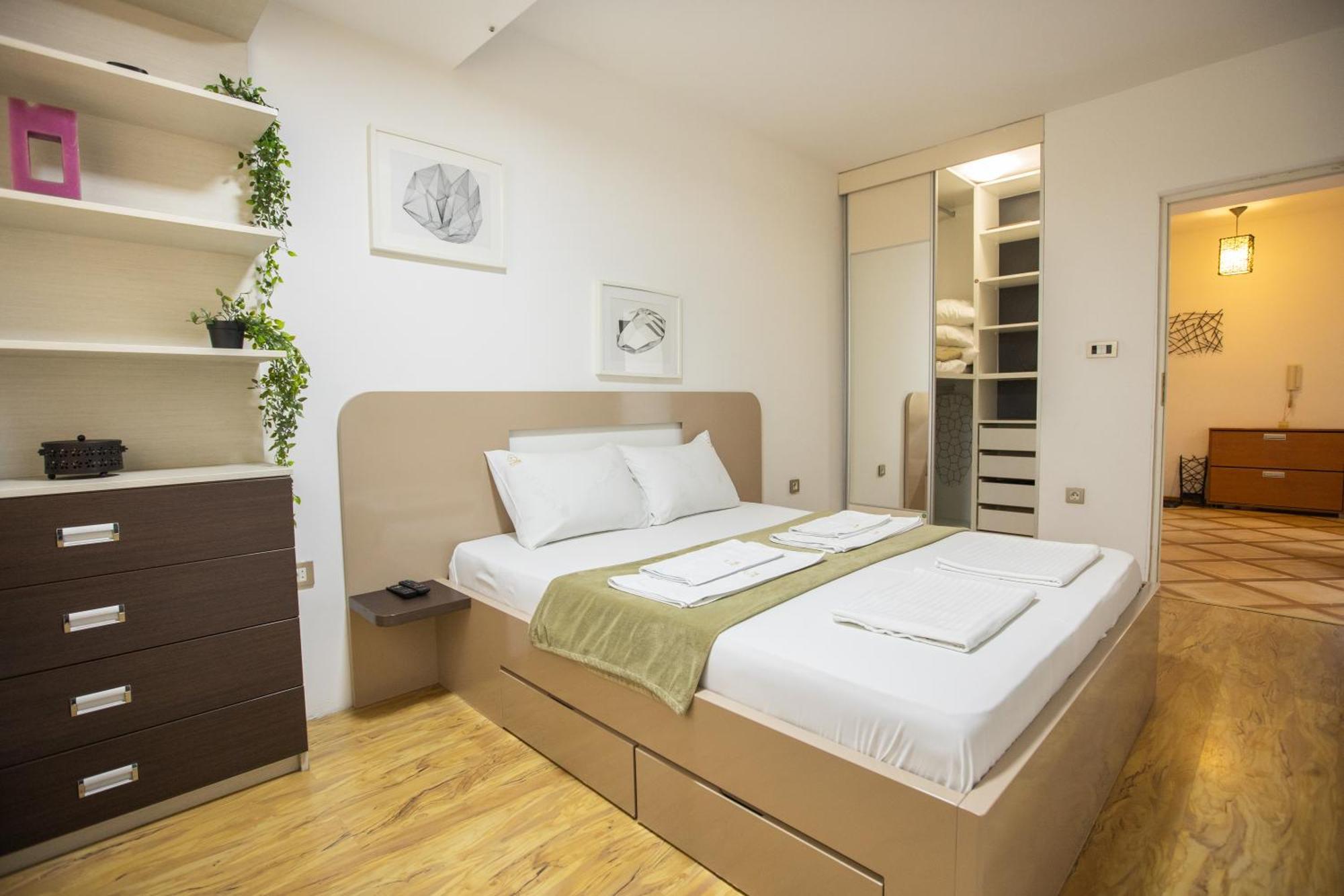4 Rooms Apartments Nis Luaran gambar