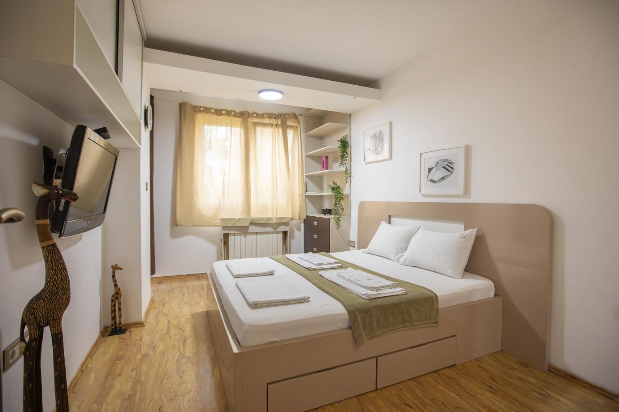 4 Rooms Apartments Nis Luaran gambar
