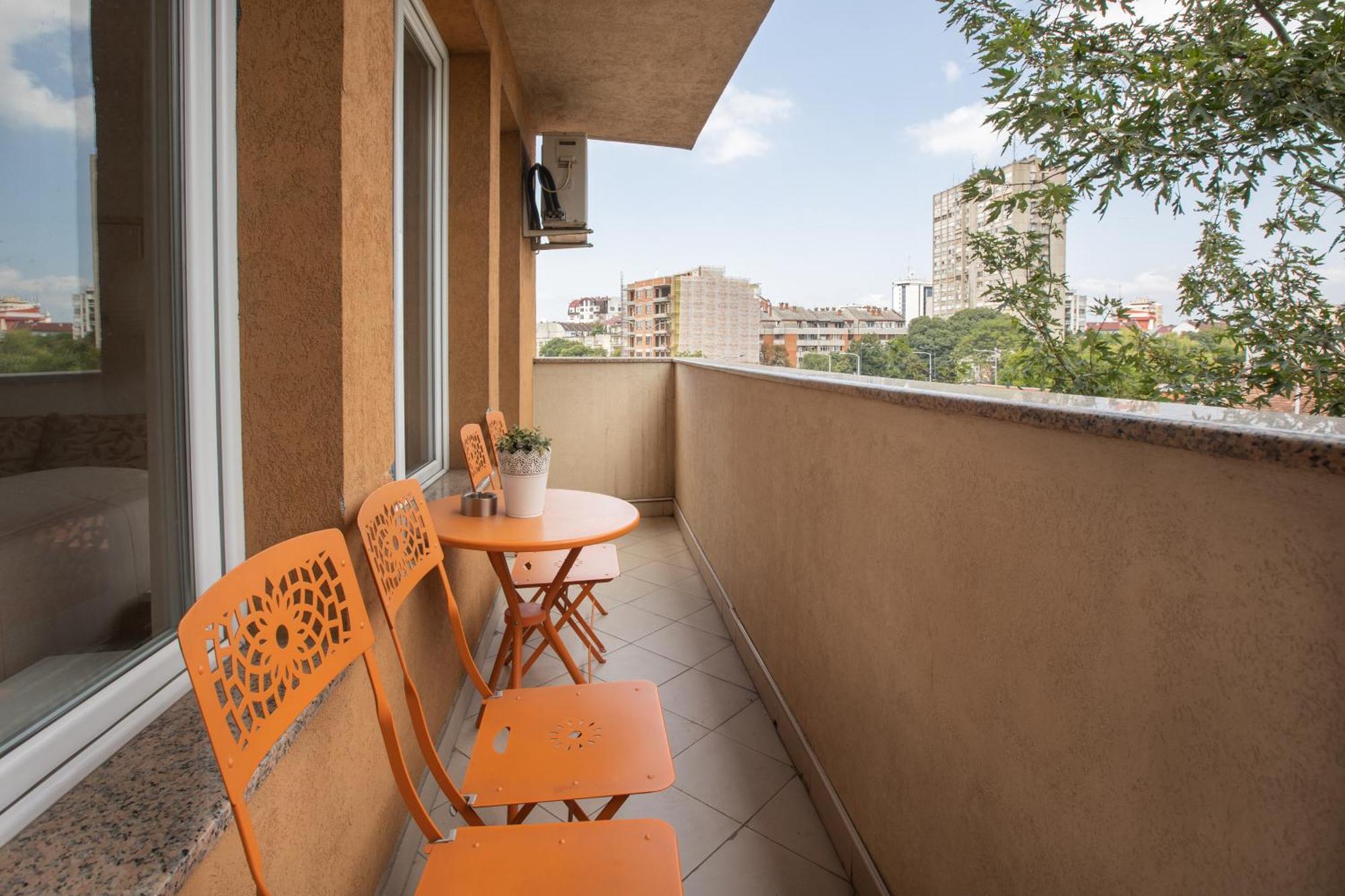 4 Rooms Apartments Nis Luaran gambar
