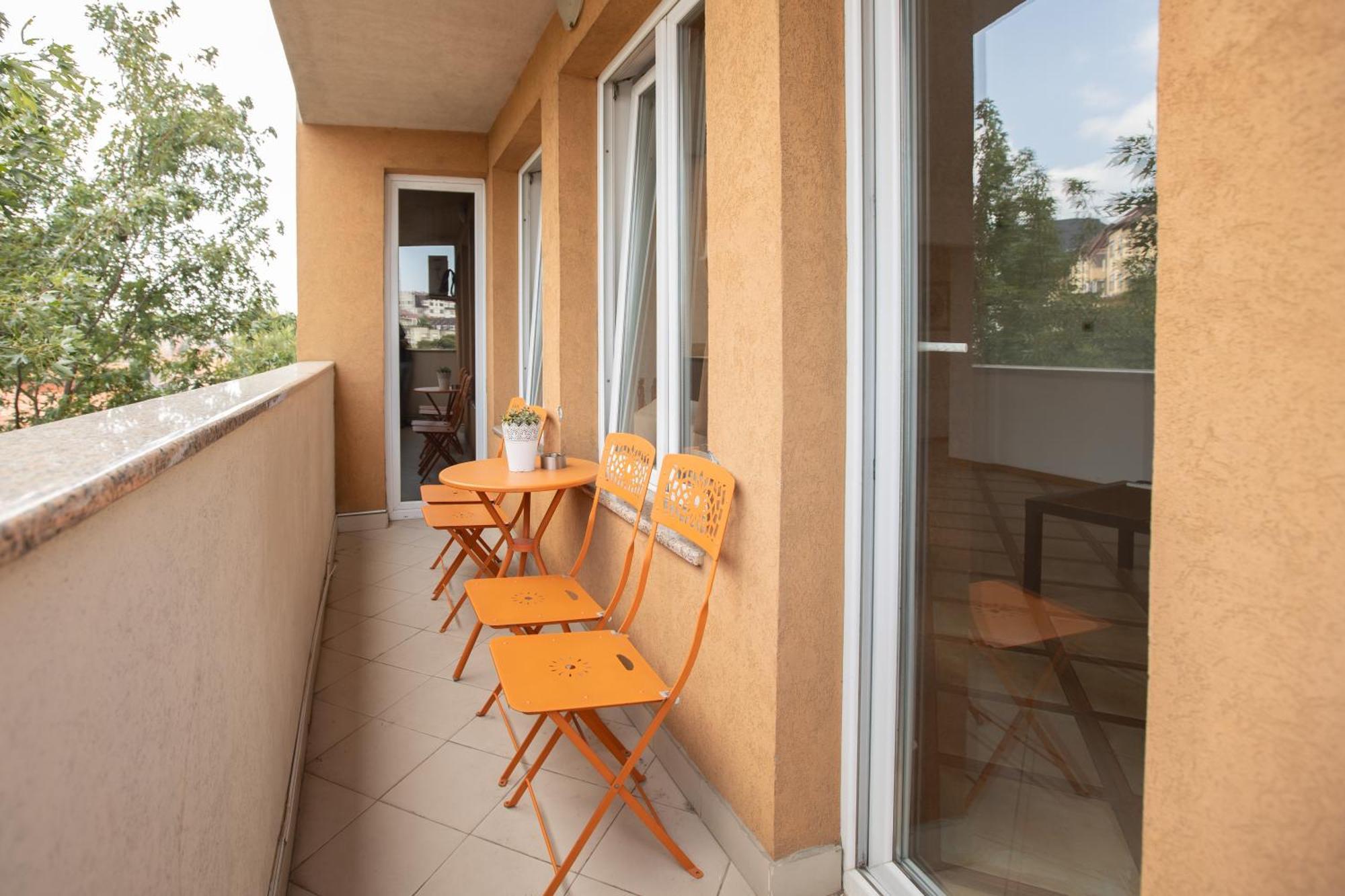 4 Rooms Apartments Nis Luaran gambar