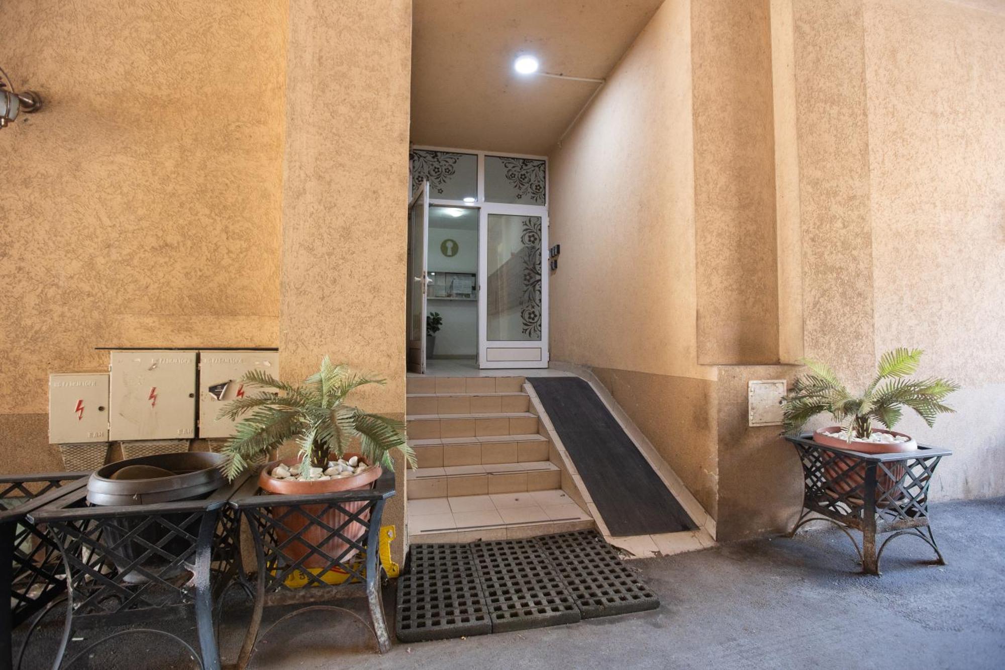 4 Rooms Apartments Nis Luaran gambar
