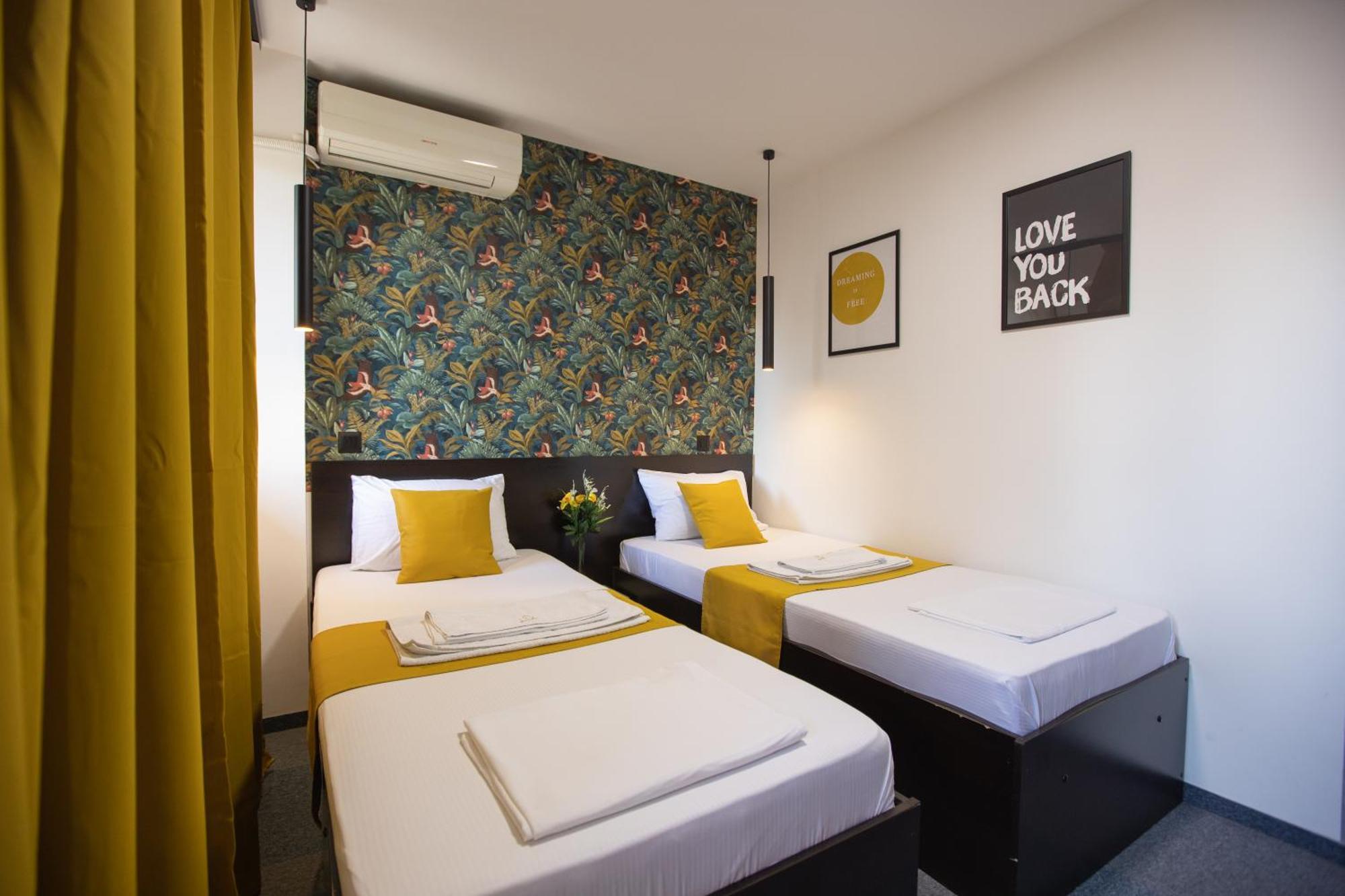 4 Rooms Apartments Nis Luaran gambar