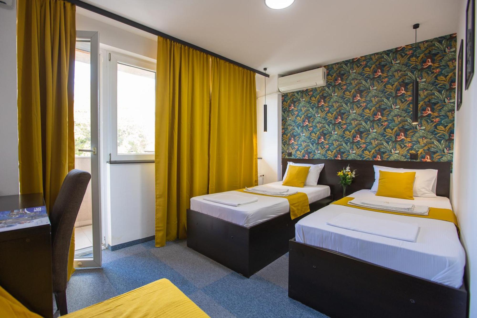 4 Rooms Apartments Nis Luaran gambar