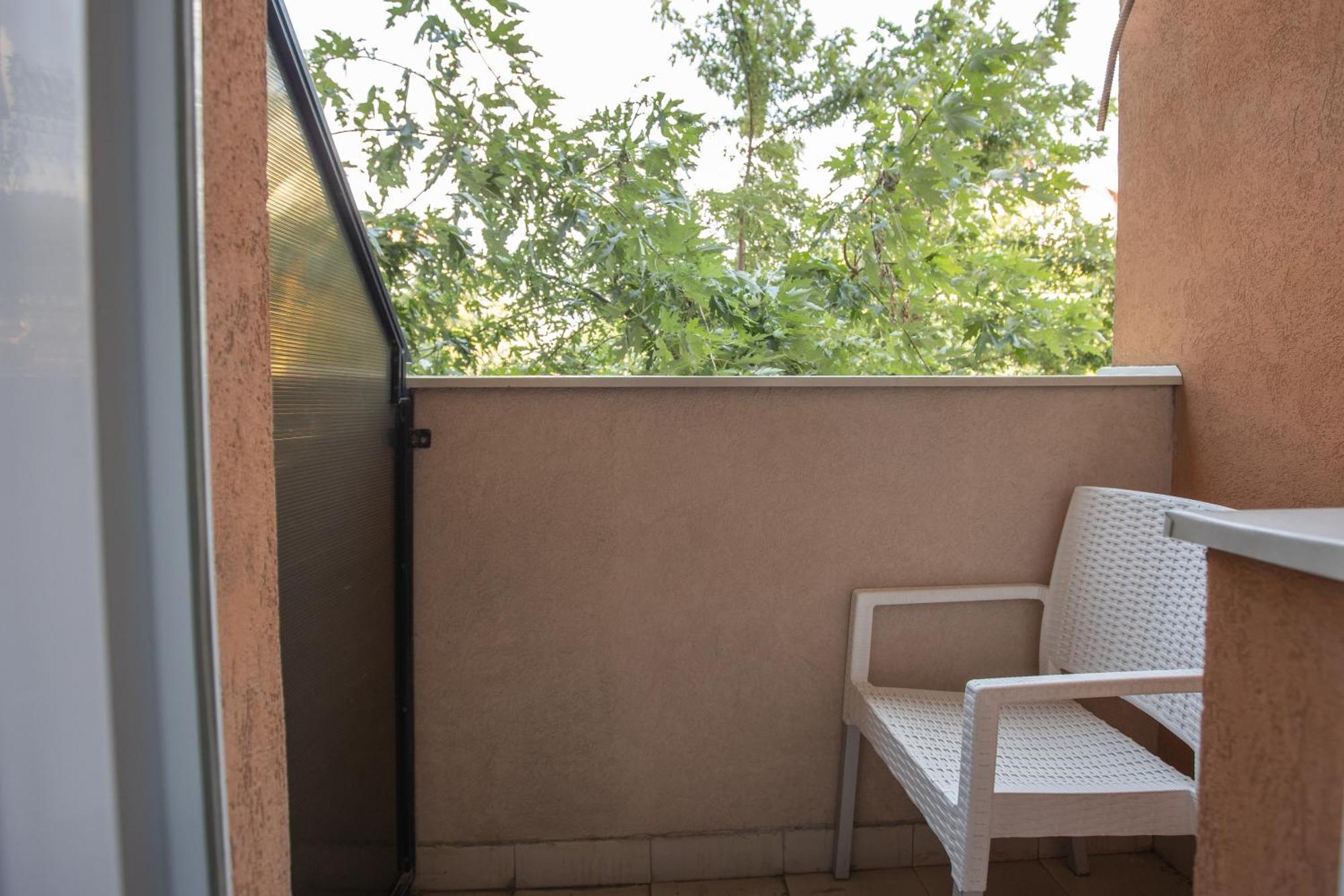 4 Rooms Apartments Nis Luaran gambar