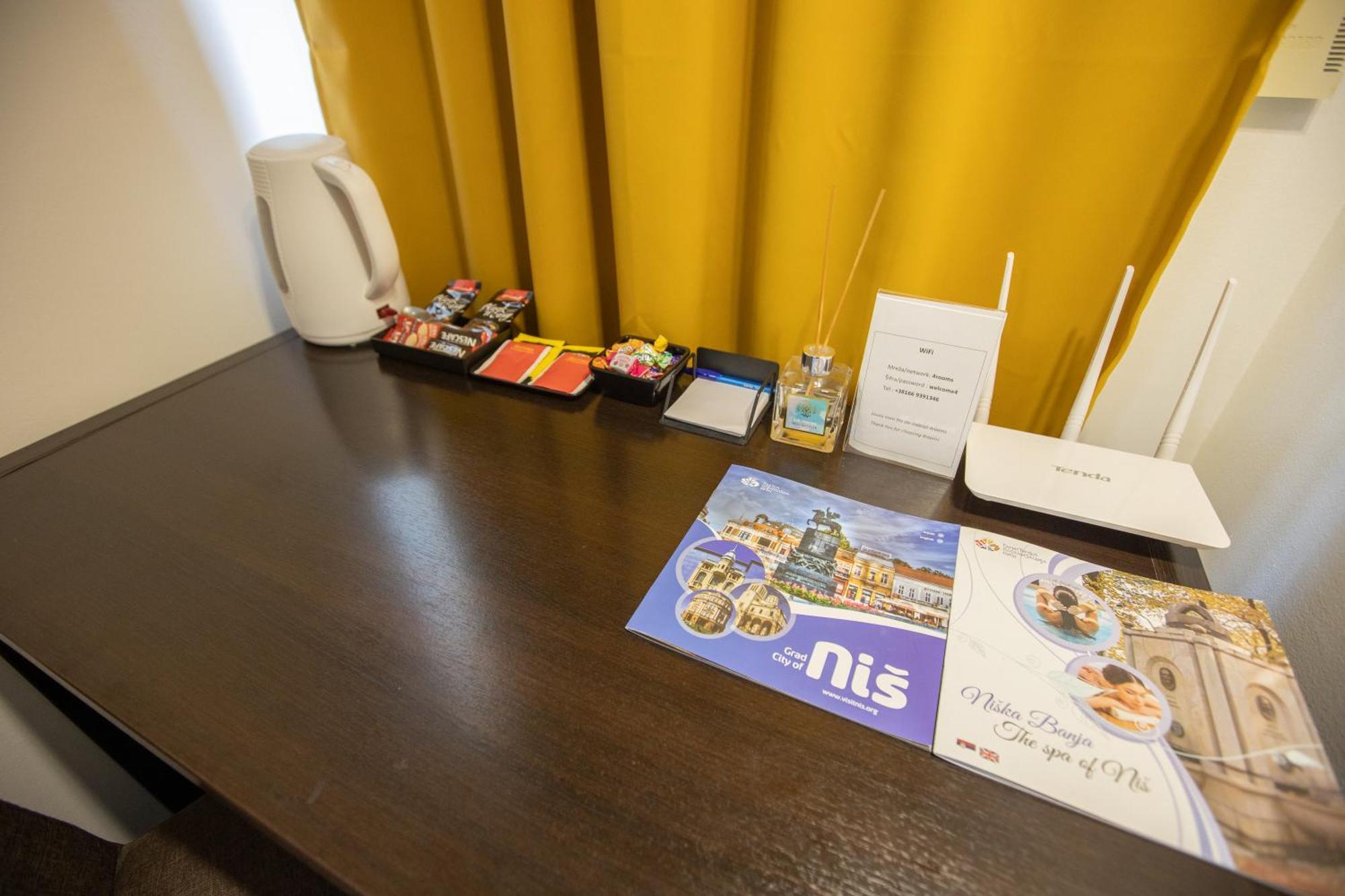 4 Rooms Apartments Nis Luaran gambar