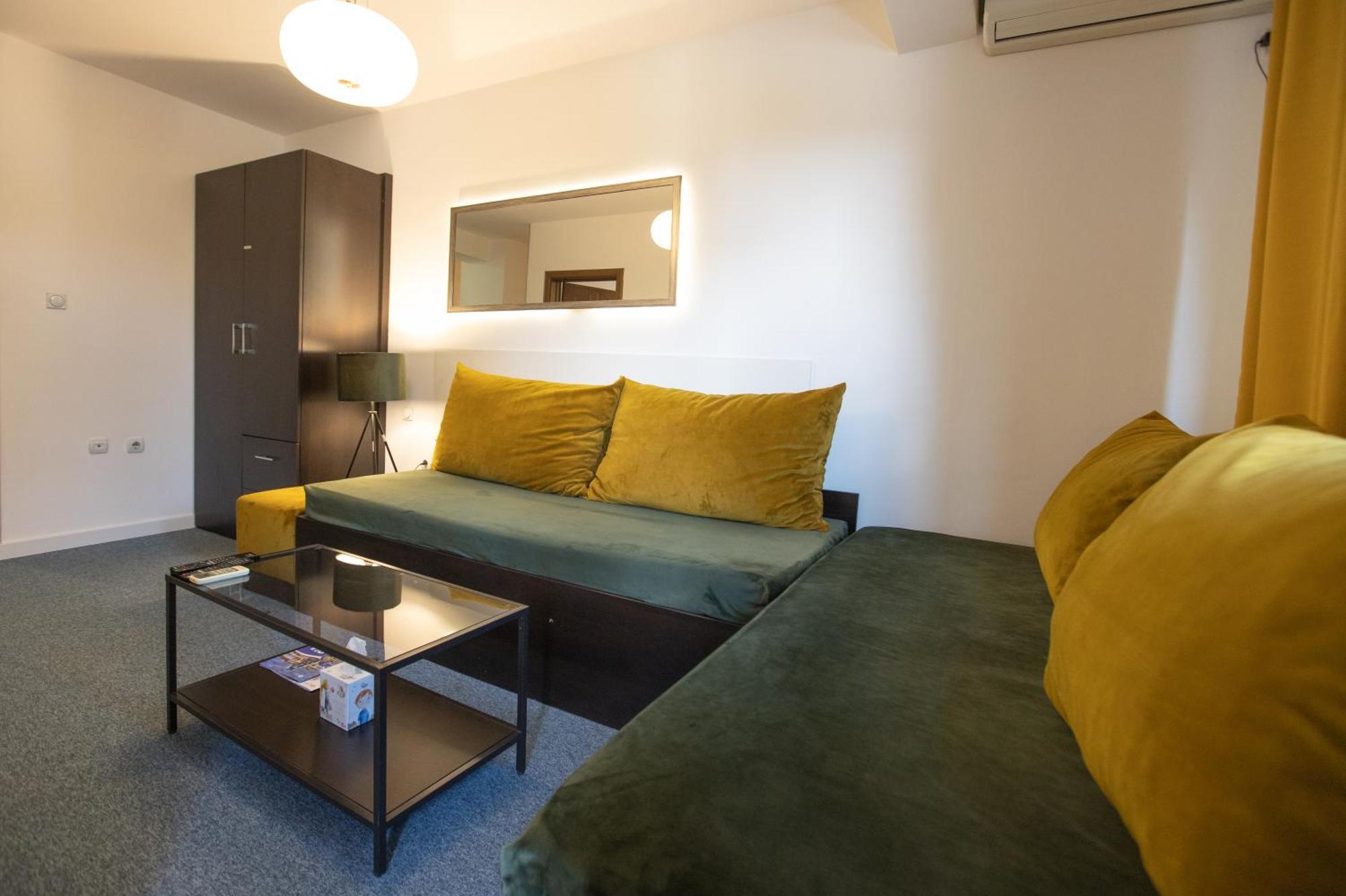 4 Rooms Apartments Nis Luaran gambar