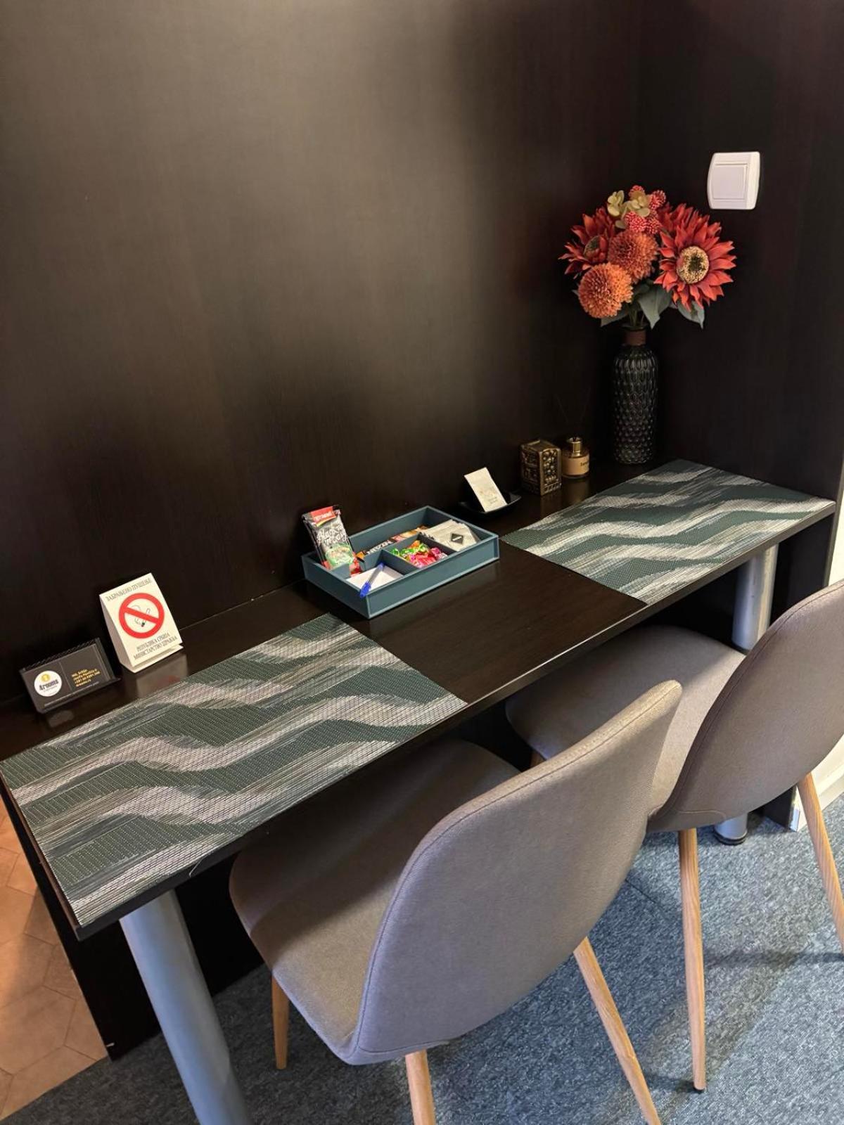 4 Rooms Apartments Nis Luaran gambar