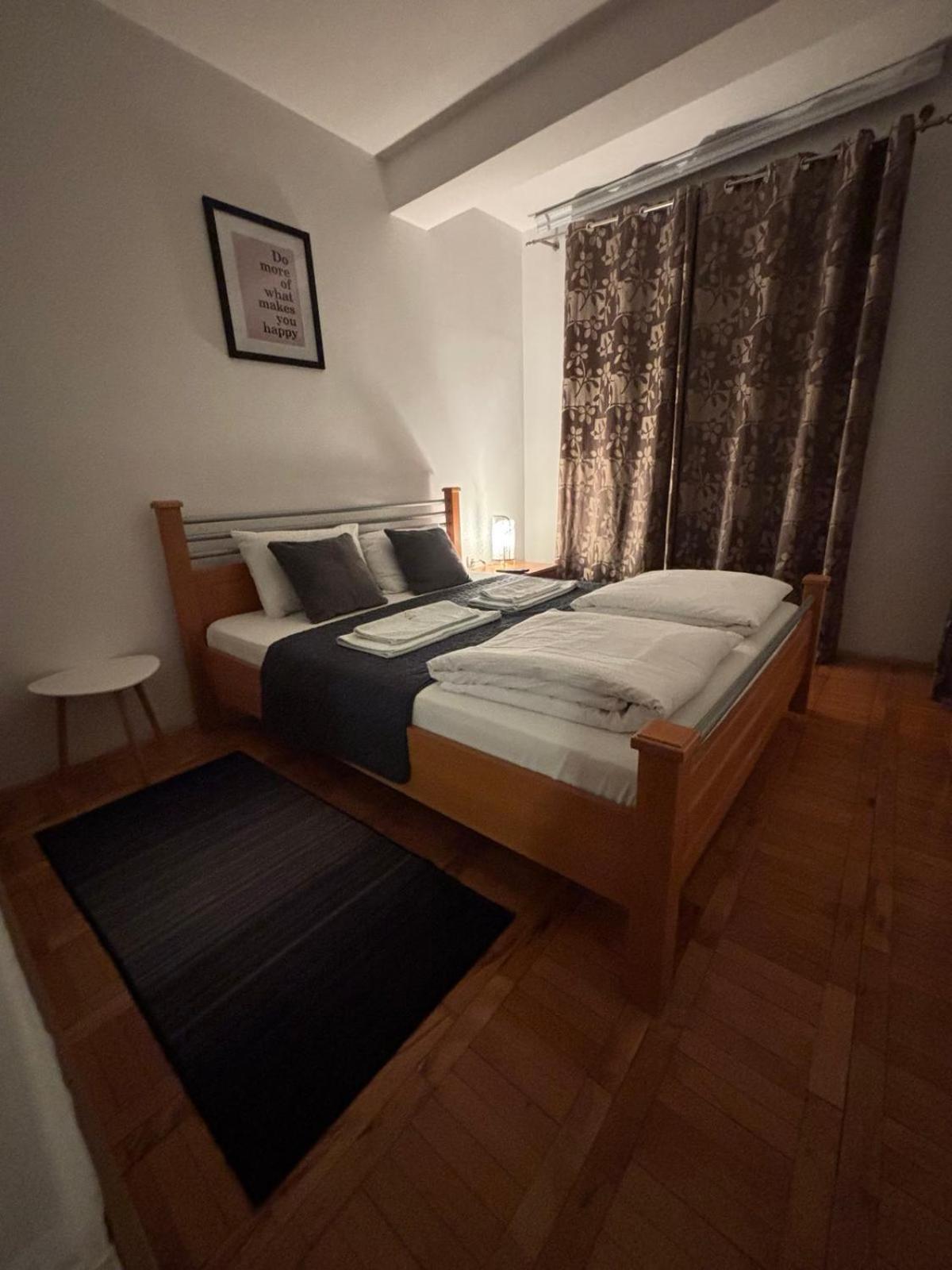 4 Rooms Apartments Nis Luaran gambar